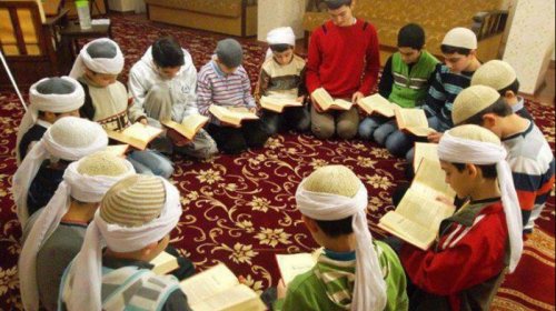 Bakıda mədrəsələr fəaliyyət göstərirmir?