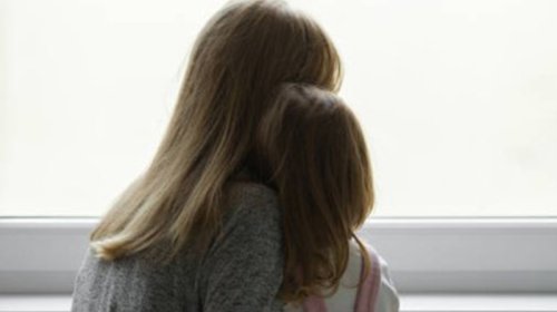 Cəzası uşağına görə təxirə salındı...