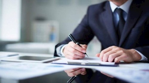 Məktəb direktoru barədə hüquq-mühafizə orqanlarına müraciət edildi