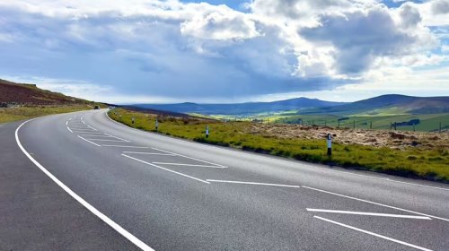 Britaniya yaxınlığında mənzərəli ada: Onun yollarında sürət məhdudiyyəti yoxdur