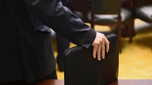 Direktor aldığı rüşvətdən hansı vəzifəli şəxsə verdiyini açıqladı - DETALLAR