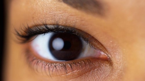 Qəhvəyi gözlü insanlar gizli “sakit gücə” malik olur - Bu necə vaş verir?