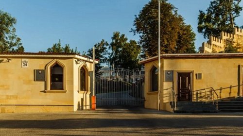 Rusiya Kiyevi "İskəndər"lə vurdu, qəlpələri Azərbaycan səfirliyinə düşdü - FOTO/VİDEO