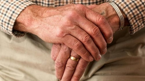 Həkim 75 yaşdan sonra sağlam qalmağın 5 yolunu açıqladı