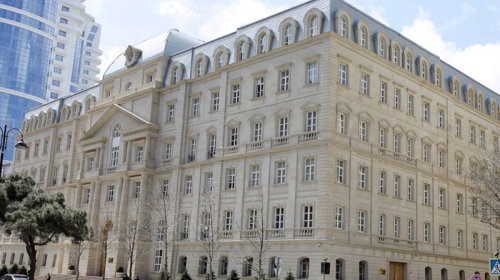 Nazirliyə məxsus avtomobil hərraca çıxarılır