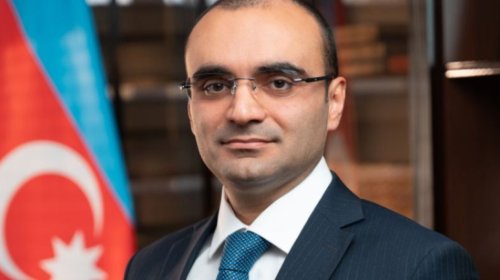 Yeni icra başçısı köməkçisini işdən çıxardı