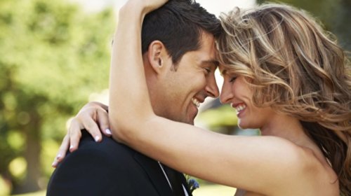 Oğlanlar niyə özlərindən yaşda böyük qadınları sevir?