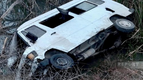 İşçiləri aparan mikroavtobus aşdı: 12 nəfər yaralandı
