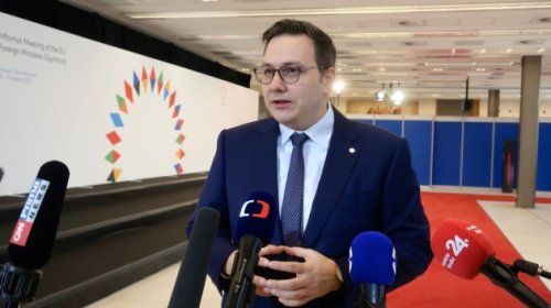 Rusiya Atlantik okeanının iki sahili arasında ziddiyyət yaratmağa çalışır - Çex nazir