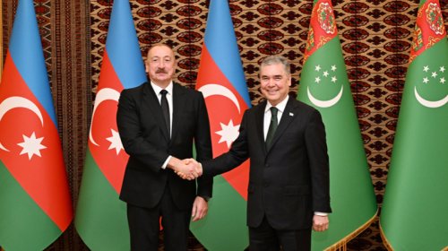 İlham Əliyev Qurbanqulu Berdiməhəmmədova zəng etdi
