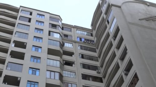 Eyni mənzil bir neçə nəfərə satılıb?