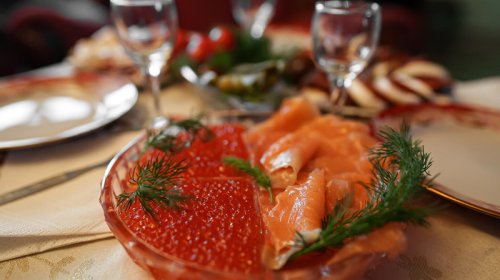 Həkim: Hamilə qadınlar kürü və az duzlu balıq yeyərkən diqqətli olmalıdır