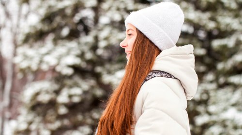 Şaxtalı havada papaqsız gəzməyin riskləri barədə xəbərdarlıq etdi