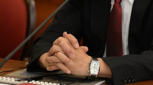 
Azərbaycanlı iş adamı600 milyon dollarQAZANIB