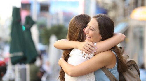 Sizi bəyənməyən insanlar danışarkən tez-tez bu 11 ifadədən istifadə edirlər