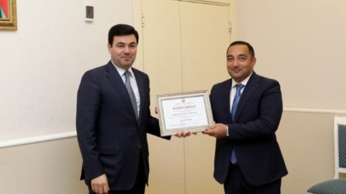 İcra başçısı bir neçə ay əvvəl təltif etdiyi müavinini işdən çıxardı