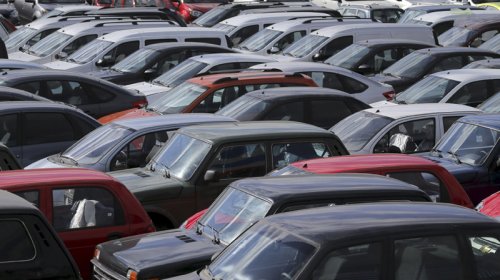 Rusiyada 25 il ərzində ilk dəfə olaraq minik avtomobillərinin sayı azalıb