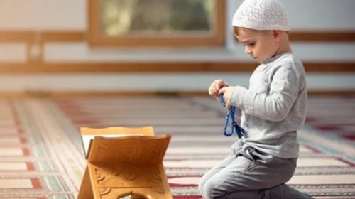 Uşaqları dinə məcbur etmək düzgündür?