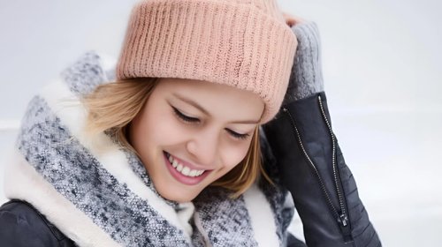 Qışda papaq taxmaq saçlara zərərlidirmi? - Doğru bilinən yanlış