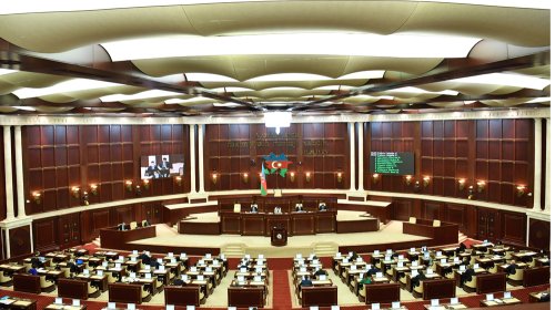 Deputat yeni qanundan danışdı: "Uşaqlarımızın gələcəyini düşünürük"