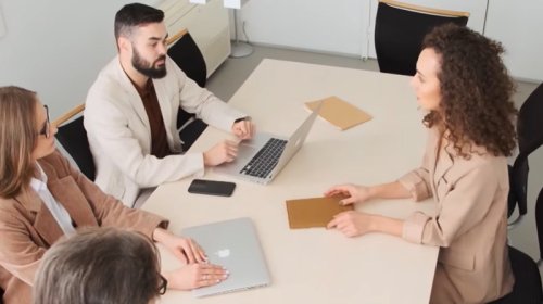 Əmək bazarında kadr çatışmazlığı: İş var, mütəxəssis yox - VİDEO