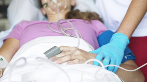 Bakıda liseydə güllələnən müəllimin vəziyyəti açıqlandı