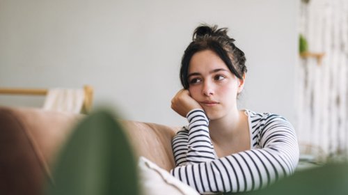 "Yaxşı uşaq" sindromu: Psixoloq yetkin həyatı məhv edən 11 vərdişi açıqladı