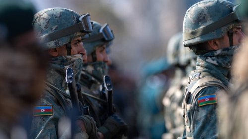 23 hərbi qulluqçu cəzadan azad edilib