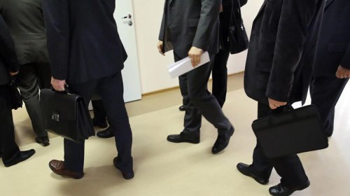 İcra başçısı baş mühasibi və baş memarı işdən çıxardı