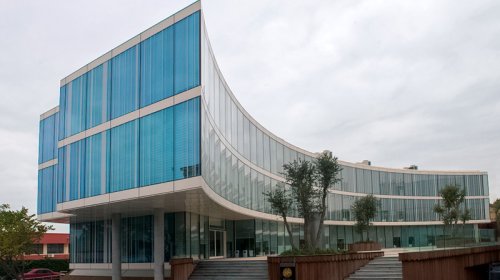 Milli İdman Tibb və Reabilitasiya Elmi-Praktiki İnstitutuna məxsus avtomobil hərraca çıxarılır