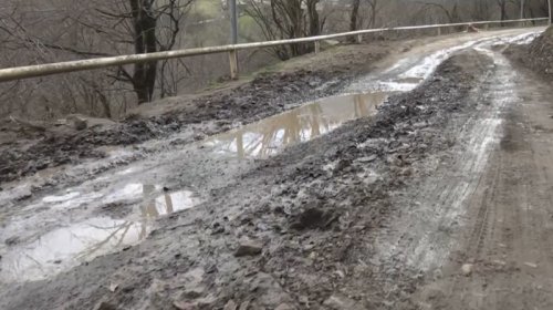 Altı kəndi birləşdirən yol bərbad vəziyyətdədir -VİDEO