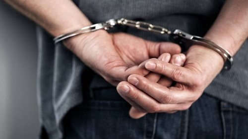 Məhkəmə "özünü tanımayan" vətəndaşı həbs etdi