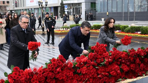 MEDİA-nın kollektivi "Ana harayı" abidəsini ziyarət etdi - FOTO