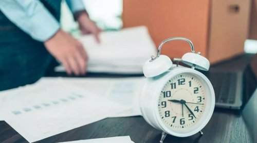 Azərbaycanda iş saatları dəyişdirilir?