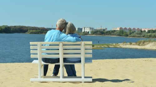 65 yaşdan sonra qadın bədənində baş verən 8 dəyişiklik