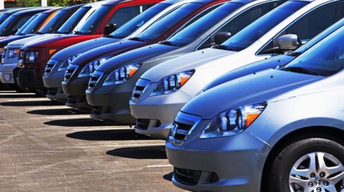 Maliyyə Nazirliyinə məxsus 3 avtomobil bu qiymətə satıldı