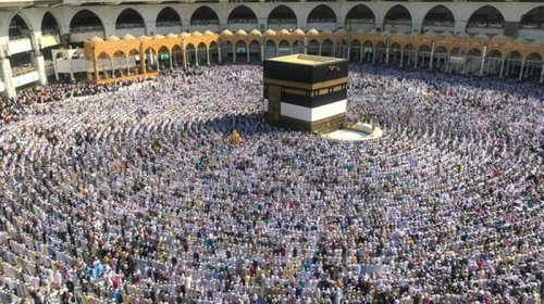 Həcc ziyarəti təxirə salınacaq?