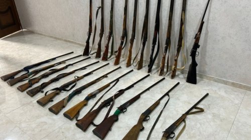 Polis xeyli silah-sursat topladı