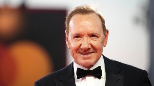 Kevin Speysi seksual təcavüz iddiaları üzrə işləri məhkəmədən kənarda həll etdi