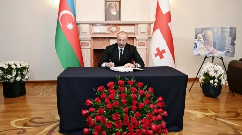 İlham Əliyev Gürcüstan səfirliyinə getdi