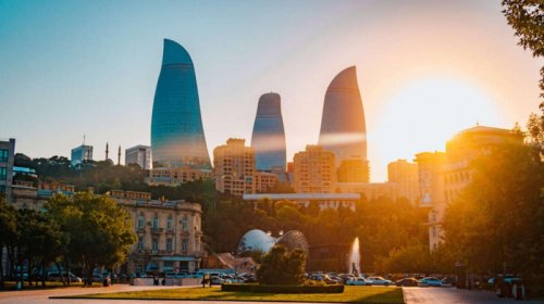 Bakıda yeni "moll" tikilir