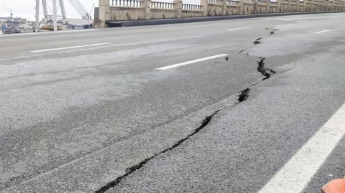 Bibiheybət yolunda torpaq sürüşməsi təhlükəsi: Hərəkət qismən məhdudlaşdırıldı
