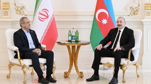 İlham Əliyev ABŞ-la atəşkəsə görə Pezeşkianı təbrik etdi