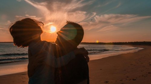 Tədqiqatçılar insanların xoşbəxtliklərini idarə edə bilib-bilmədiklərini müəyyənləşdirib