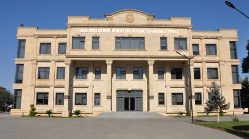 İcra hakimiyyətinə məxsus 3 avtomobil hərraca çıxarılır