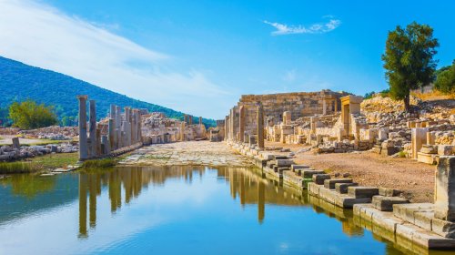 Günəşli sahillər və qədim irs: Antalyanın tarixi panoraması