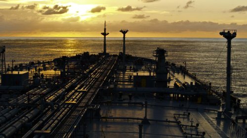 Sanksiyalara məruz qalmış tankerlər ABŞ-ın Hörmüz boğazı blokadasını yeni marşrutla keçir