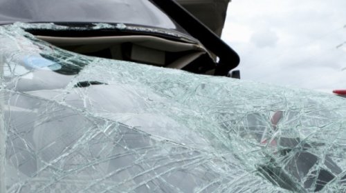 Avtomobildə sıxılı qalmış sürücü belə xilas edildi - VİDEO