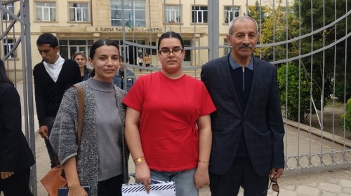 Ötən il 656 bal toplasa da, yenidən imtahan verdi - ADA-da oxumaq istəyir