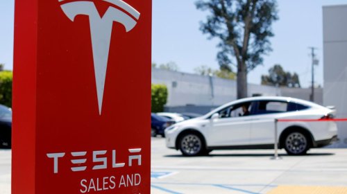 Risk sevənlər üçün əyləncə: Sərnişinlər "Tesla" robotaksidən şikayət edir